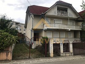 Casa de vânzare 9 camere, în Sanmartin