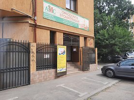 Închiriere spaţiu comercial