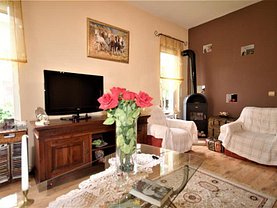 Casa de vânzare 4 camere, în Floreşti, zona Central