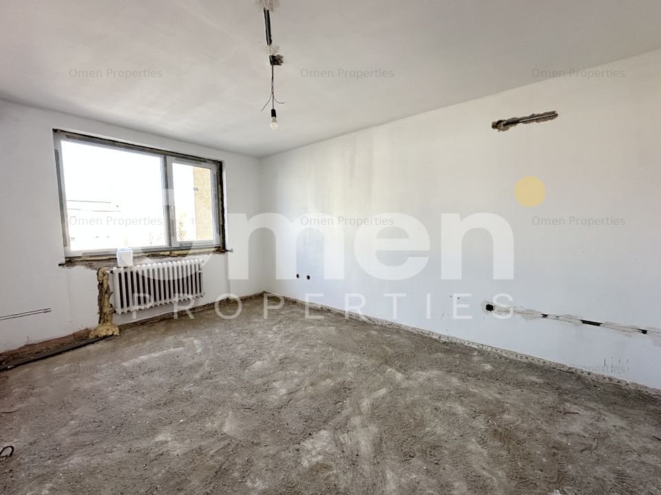 Apartament 4 camere de vanzare strada Moldovei