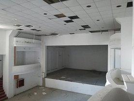 Vânzare spaţiu comercial