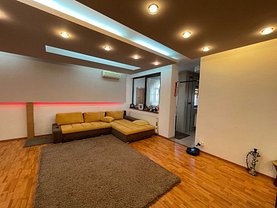 Apartament de vânzare 3 camere, în Bucureşti, zona Decebal
