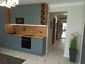 Apartament de vânzare 3 camere, în Braşov, zona Tractorul