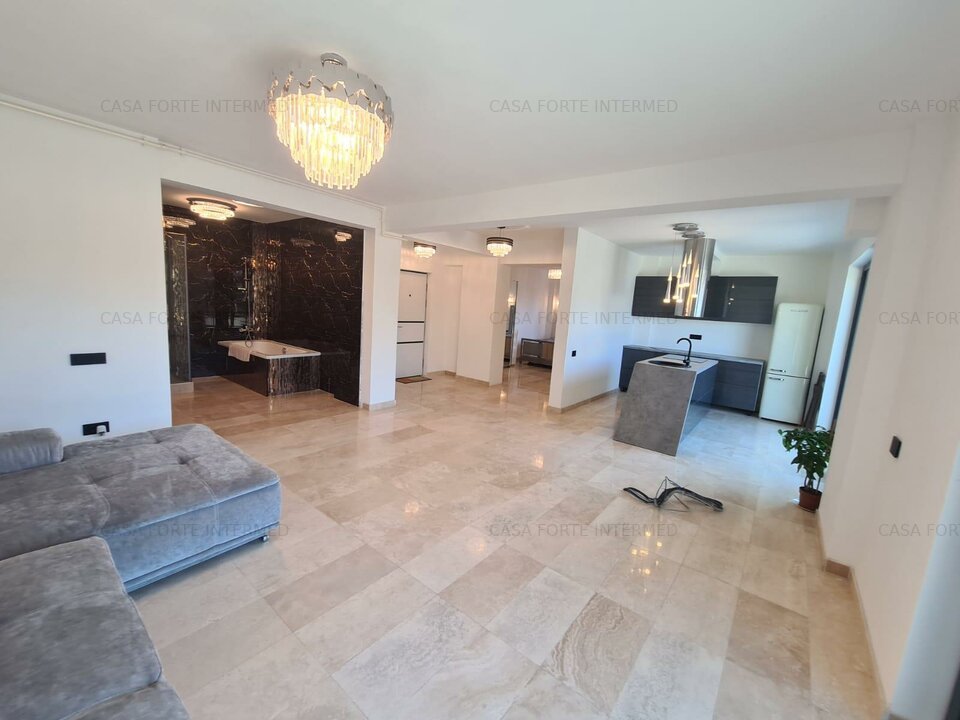 Spatiu de vanzare Mamaia Nord 125000 euro