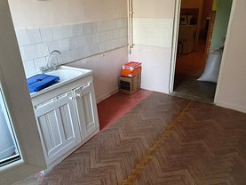 Apartament de vânzare 3 camere, în Târgu Mureş, zona Tudor Vladimirescu