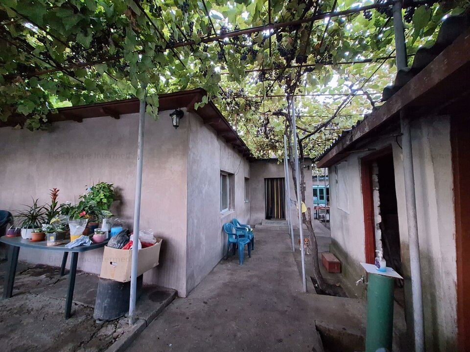 Inel I, Casa veche batraneasca, teren 172 mp, 80.000 Euro