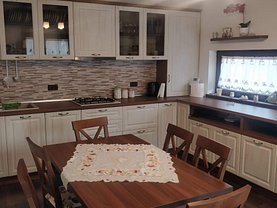 Casa de închiriat 5 camere, în Ghimbav, zona Est
