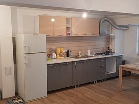 Apartament de vânzare 3 camere, în Tulcea, zona E3