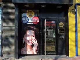 Vânzare spaţiu comercial