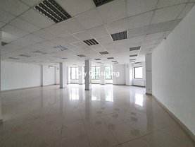 Vânzare spaţiu comercial