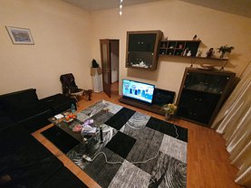 Apartament de vânzare 3 camere, în Constanţa, zona Poarta 6