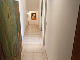Casa de vânzare 7 camere, în Constanţa, zona Capitol