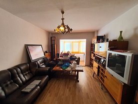 Apartament de vânzare 3 camere în Ploiesti, P-ta Mihai Viteazu