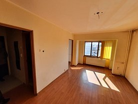 Garsonieră de vânzare, în Ploieşti, zona Democraţiei