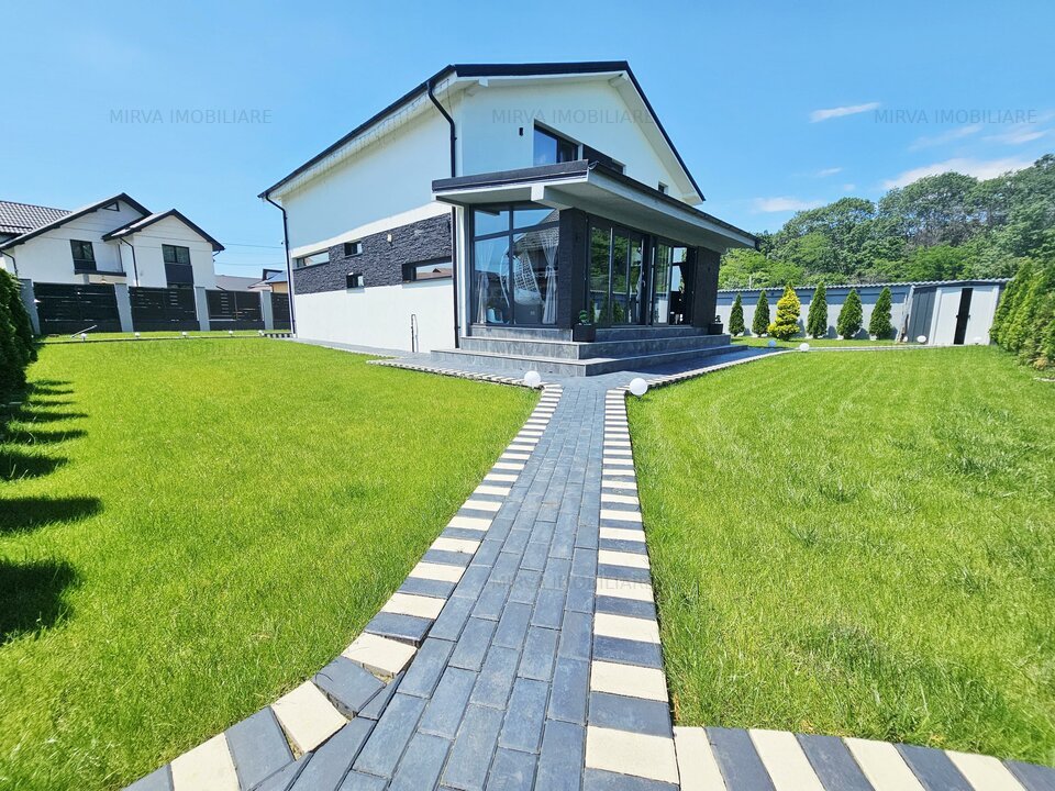 Vila moderna din Strejnicu – confort, natura și intimitate