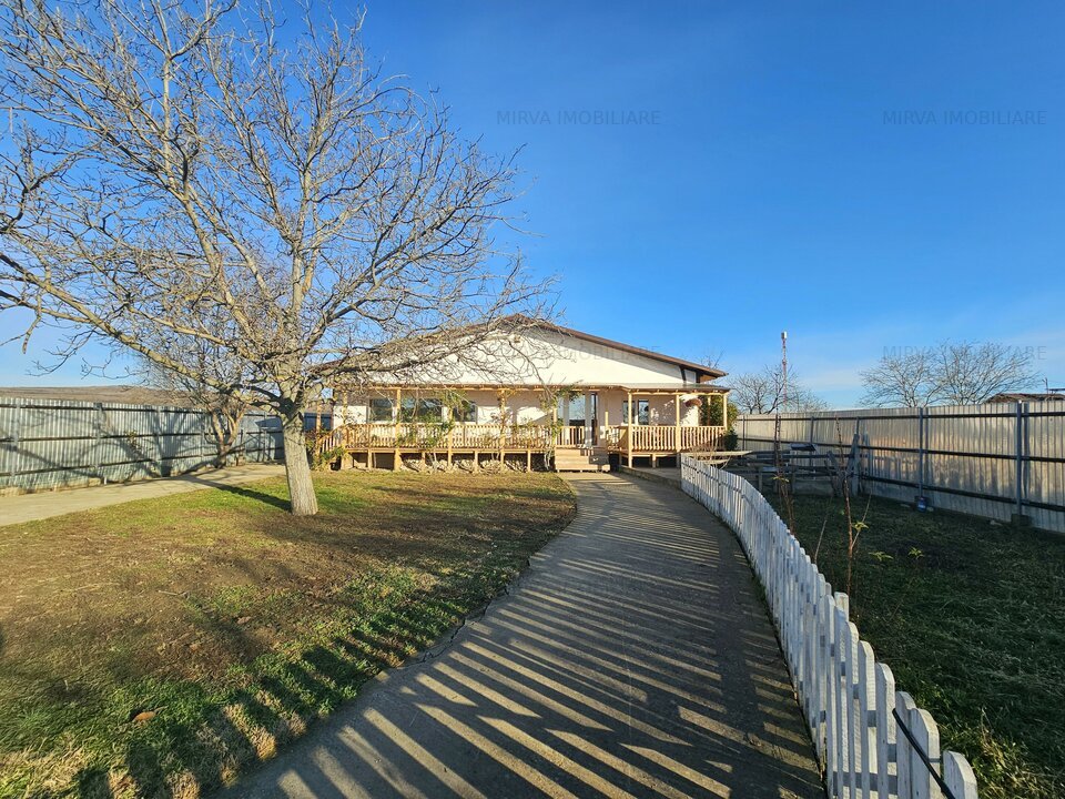 Vanzare hala +  casa  4 camere, in Albesti Paleologu