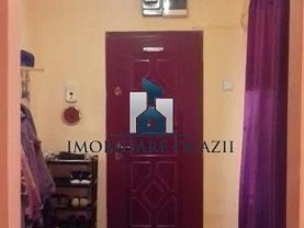 Apartament de vânzare 3 camere, în Bucureşti, zona Berceni