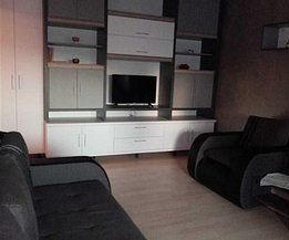 Apartament de închiriat 4 camere, în Târgu Mureş, zona Unirii