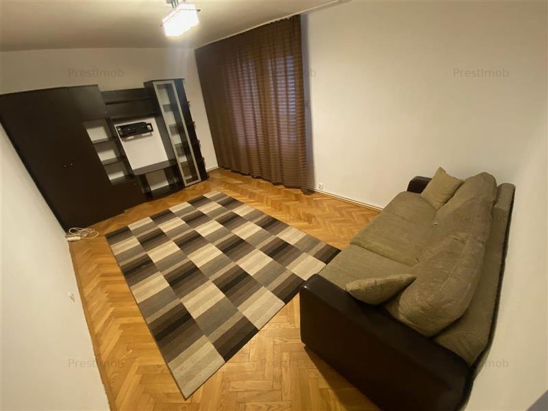 Apartament cu 3 camere de inchiriat in Tudor