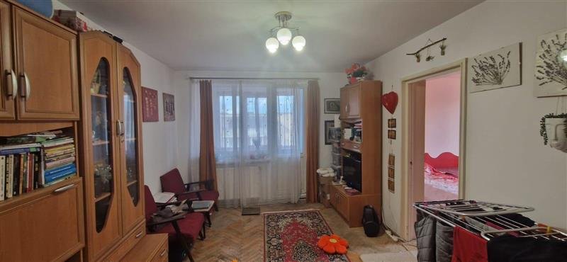 De vanzare apartament cu 3 camere, Mureseni