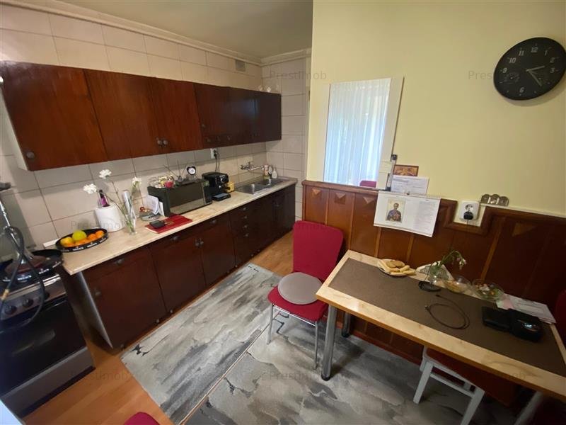 Apartament cu 4 camere de vanzare in Tudor, etaj 1