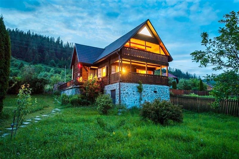 De vanzare casa de vacanta/locuit  in Lunca Bradului