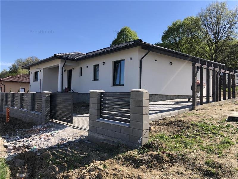 De vanzare casa pe un singur nivel in Corunca