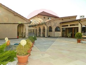Casa de vânzare 10 camere, în Livada