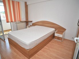Apartament de închiriat 3 camere, în Iaşi, zona Podul de Fier