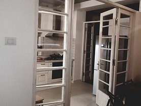 Apartament de vânzare 3 camere, în Bucureşti, zona Romană