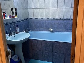 Apartament de vânzare 3 camere, în Bucureşti, zona Teiul Doamnei