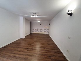 Casa de vânzare sau de închiriat 6 camere, în Bucureşti, zona Colentina