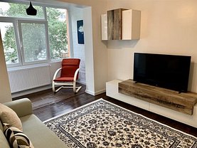 Apartament de închiriat 3 camere, în Iaşi, zona Central
