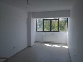 Apartament de vânzare 3 camere, în Iasi, zona Miroslava