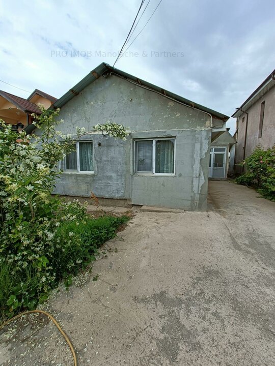 Casă cu 5 camere zona Focșănei localitatea Vadu Pașii