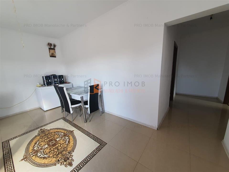 EXCLUSIVITATE! Casa tip parter zona Smeeni