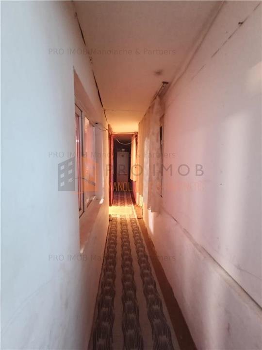 Casa batraneasca si teren in zona Niscov