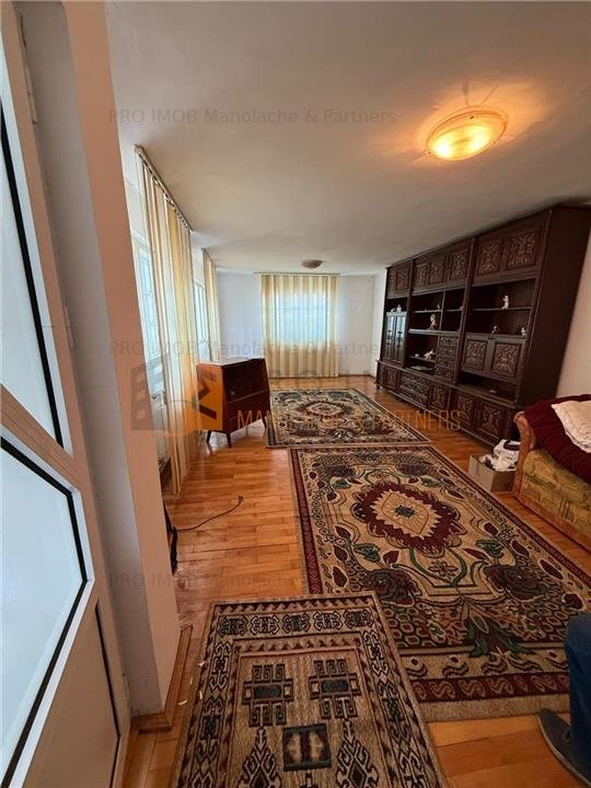 Casa tip parter-4 camere decomandate zona Micro 5