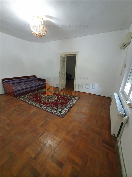 Casa tip parter + teren in zona centrala