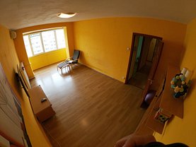 Apartament de vânzare 3 camere, în Bucureşti, zona Pantelimon