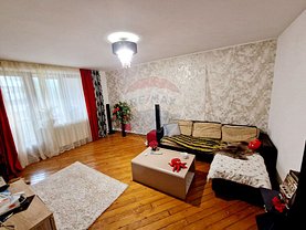 Apartament de vânzare 4 camere, în Piatra-Neamţ, zona Mărăţei