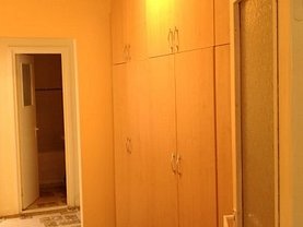 Apartament de vânzare 3 camere, în Iaşi, zona Podu Roş