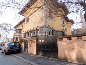Apartament de închiriat 7 camere, în Bucureşti, zona Universitate