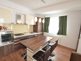 Apartament de vânzare 3 camere, în Bucuresti, zona Bd. Laminorului