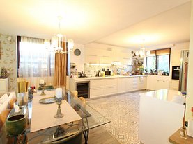 Casa de vânzare 9 camere, în Corbeanca