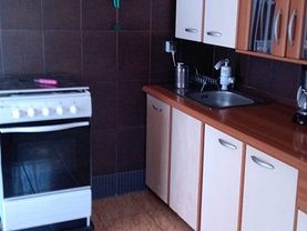 Casa de vânzare 7 camere, în Campulung-Muscel, zona Nord