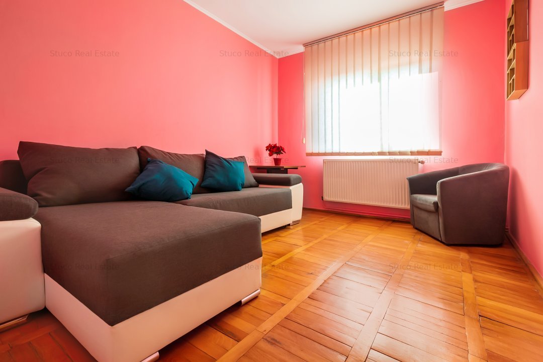 De vanzare apartament 3 camere, Piata Verde, zona Aradului - imaginea 1