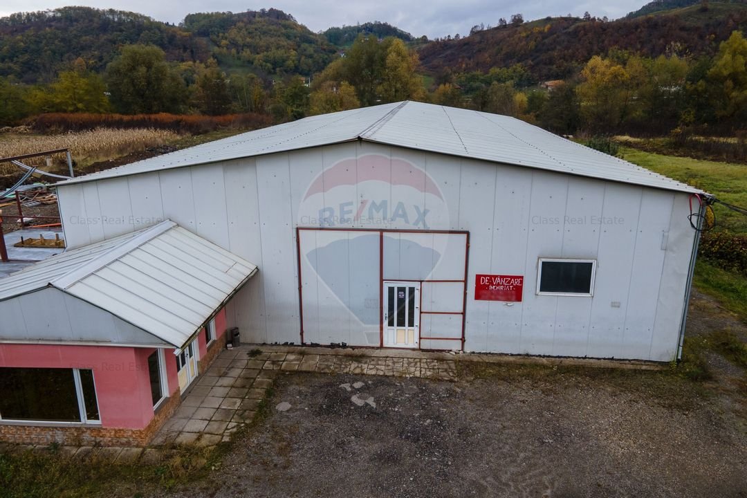Spatiu industrial de 734mp in Brad, zona Exterior Est, jud. Hunedoara