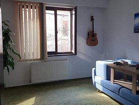 Casa de închiriat 8 camere, în Sibiu, zona Central