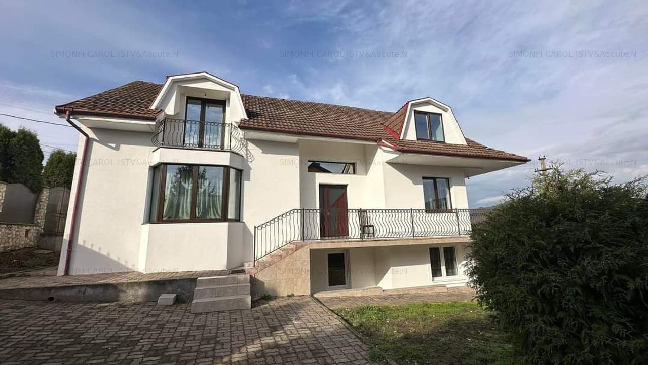 Casa cu 5 camere de vanzare in Voiniceni (250mp), teren 1100 mp